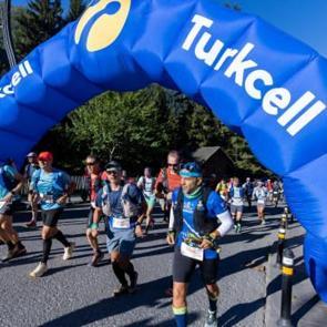 D&uuml;nyanın en b&uuml;y&uuml;k ultra maratonunda Turkcell 5G imzası