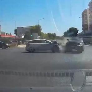 "Gıdıklama kaza yaparız" dedi, 3 saniye sonra kaza yaptı