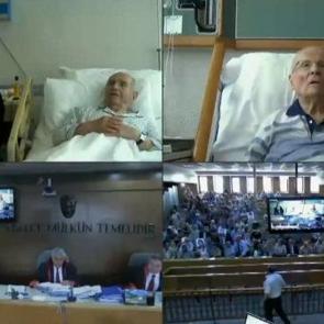 Kenan Evren ve Tahsin Şahinkaya&rsquo;nın h&uuml;k&uuml;m giydiği anlar ilk kez ortaya &ccedil;ıktı