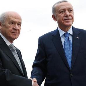 MHP'den 3 &ccedil;ocuklu ailelere m&uuml;jde: N&uuml;fus sorununa 11 maddelik neşter vurulacak