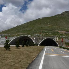 Ulaşımda tarihi rekor! T&uuml;nel uzunluğu 881 kilometreye ulaştı: Milyonlarca ara&ccedil; ge&ccedil;ti