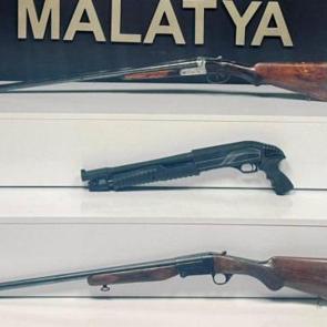 Malatya&rsquo;da silah ka&ccedil;ak&ccedil;ılarına şafak baskını: Cephanelik ele ge&ccedil;irildi!