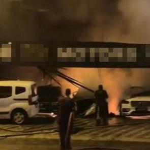 Milyonluk galeriyi kundakladılar! Antalya'da 3 ş&uuml;pheli yakalandı