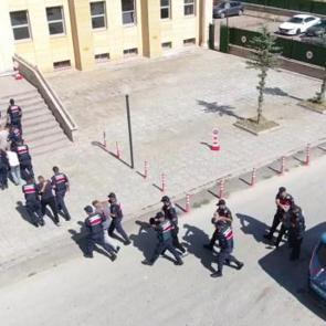 6 ilde eş zamanlı operasyon: 850 milyon TL'lik para trafiği ortaya &ccedil;ıktı