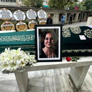 G&uuml;lsen Tuncer son yolculuğuna uğurlandı
