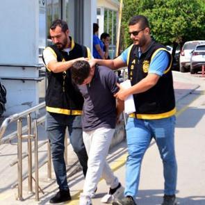 Adana'da cinayet! &Ccedil;ocukluk arkadaşını &ouml;ld&uuml;rd&uuml;