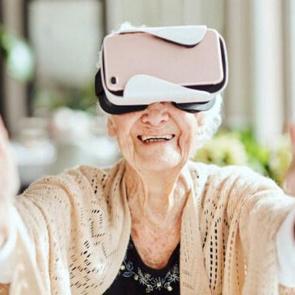 Alzheimer&rsquo;a karşı farkındalık etkinliği! Ziyaret&ccedil;iler hastalığı VR g&ouml;zl&uuml;kle deneyimleyecek