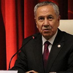 Arın&ccedil;, &ldquo;Davutoğlu&rsquo;nun yanındayım&rdquo; diyerek Erdoğan&rsquo;ın karşısında pozisyon almıştır; yazık