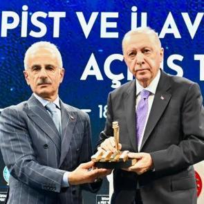 Bakan Uraloğlu: İstanbul Havalimanı k&uuml;resel havacılığın zirvesinde