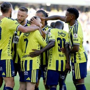 Kanarya evinde Ey&uuml;pspor'a patladı! Fenerbah&ccedil;e'den 8-0'lık tarihi skor