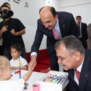 Konya&rsquo;da &ouml;zel &ouml;ğrenciler i&ccedil;in &ouml;nemli destek! 2 bin 135 &ouml;ğrenciye eğitim materyali