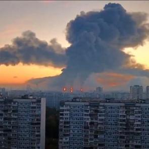 Moskova'yı y&uuml;zlerce iha ile vurdular!