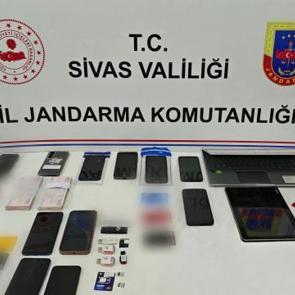 Sivas merkezli 7 ilde siber dolandırıcılık operasyonunda 5 tutuklama