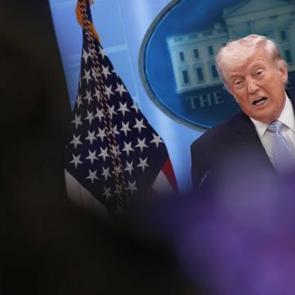 Trump'tan İran'a sert uyarı: '&Ccedil;ok yakın bir gelecekte &ccedil;ok b&uuml;y&uuml;k şeyler olacak'