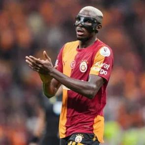 Fenerbah&ccedil;e'nin eski teknik direkt&ouml;r&uuml;nden Victor Osimhen i&ccedil;in &ouml;vg&uuml; dolu s&ouml;zler!