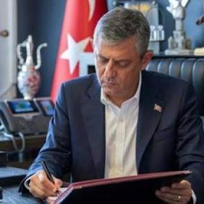 Yeni Parti'de isim krizi! Yenilik Partisi Genel Başkanı şartını a&ccedil;ıkladı