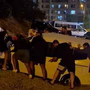 Bir Ankara klasiği: Yağmur yağdı, yol &ccedil;&ouml;kt&uuml;...
