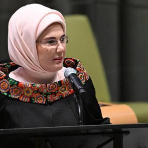 Emine Erdoğan'dan BM'de d&uuml;nyaya sıfır atık ve s&uuml;rd&uuml;r&uuml;lebilirlik &ccedil;ağrısı