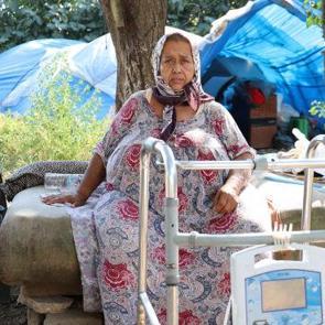 Karnından 40 kilogram kitle &ccedil;ıkartılan kadın: &Ouml;l&uuml;m&uuml; beklerken hayata d&ouml;nd&uuml;m