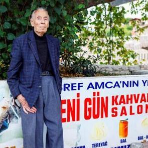 D&uuml;nyanın her yerinden geliyorlardı! 96 yaşındaki Eşref Amca'dan s&uuml;rpriz karar