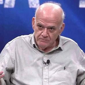 Ahmet &Ccedil;akar kariyerindeki en b&uuml;y&uuml;k hatayı a&ccedil;ıkladı! 'O karar sonrası şampiyon değişti'
