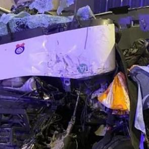 Artvin'de t&uuml;nelde zincirleme kaza; 1 &ouml;l&uuml;, 2 yaralı