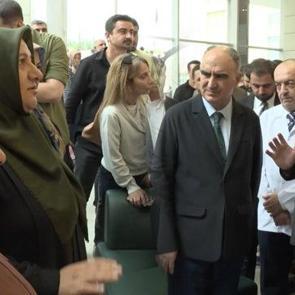 Bakan &Ccedil;ift&ccedil;i'yle vatandaş arasında &ccedil;arpıcı diyalog: T&uuml;fek &ccedil;ocuğun eline nasıl ge&ccedil;ti