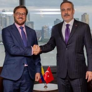 Bakan Fidan, Venezuela Dışişleri Bakanı ile bir araya geldi