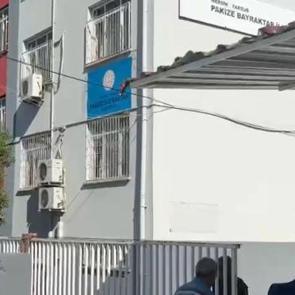 Birinci sınıf &ouml;ğrencisinin &ccedil;antasında silah bulundu! &Ccedil;ocuğun babasından ilgin&ccedil; ifade
