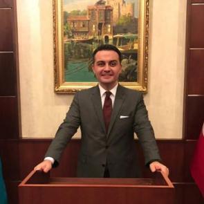 B&uuml;y&uuml;yen ila&ccedil; pazarında bilim temelli saha y&ouml;netiminin rol&uuml; artıyor