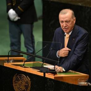 C&uuml;neyt &Ouml;zdemir, Erdoğan'ın BM konuşmasını yorumladı: &Ccedil;ok akıllıca bir strateji