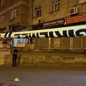Diyarbakır&rsquo;da silahlı kavga: 3 kişi hayatını kaybetti