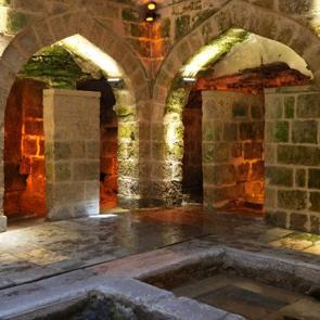 D&uuml;nyada sadece Gaziantep&rsquo;te! 740 yıllık kastel turistlerin ilgi odağında