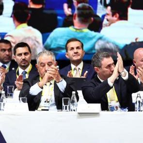 Fenerbah&ccedil;e'de Olağan Mali Genel Kurul Toplantısı ger&ccedil;ekleştirildi! İbra kararı &ccedil;ıktı