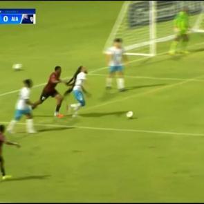 Futbol tarihinde bir ilk: 150 santimlik sa&ccedil; y&uuml;z&uuml;nden 2 kırmızı kart