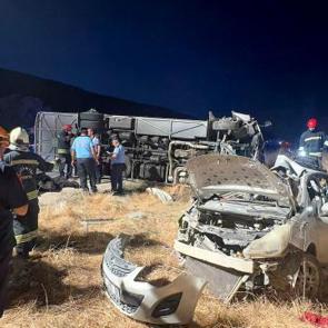Gaziantep'te katliam gibi kaza: &Ccedil;ok sayıda &ouml;l&uuml; ve yaralı var