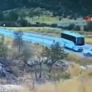 Gaziantep&rsquo;teki 7 kişinin &ouml;ld&uuml;ğ&uuml; feci kaza anı kameralara yansıdı
