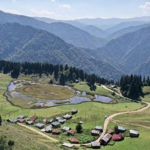 Giresun Yağlıdere Vadisi: Tarihi kemer k&ouml;pr&uuml;ler, G&ouml;lyanı Yaylası ve &Ccedil;akrak Kilisesi