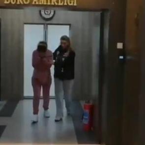 Hırsız kadının '&ccedil;arşaf' oyunu bozuldu! Polis izini s&uuml;rd&uuml;! Yakayı ele verdi