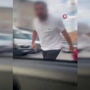 Ankara'da maganda dehşeti: "Silahlar nerede?" deyip korna &ccedil;alan s&uuml;r&uuml;c&uuml;y&uuml; tehdit etti!