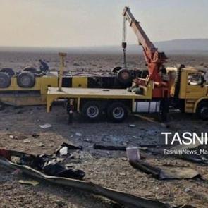 İran'da yolcu otob&uuml;s&uuml; devrildi: 11 &ouml;l&uuml;