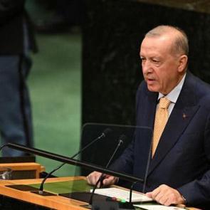 K&uuml;resel Tiyatro'da Gazze'yi konuşmak