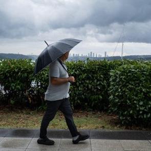 Meteoroloji'den hafta sonu uyarısı: Sağanak geliyor! İstanbul dahil bir&ccedil;ok ilde alarm