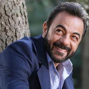 Kerem Alışık'ın &ouml;d&uuml;l gecesinde talihsiz anları! Bir anda neye uğradığını şaşırdı