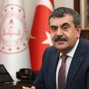 &Ouml;ğrenciler i&ccedil;in yeni sistem: MEB okullarda devreye alacak! Harekete ge&ccedil;ti