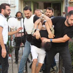 Adana'da hareketli anlar: Polise ateş a&ccedil;ıp el bombasının pimini &ccedil;eken firari yakalandı
