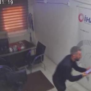 Şanlıurfa'daki 5,4'l&uuml;k deprem anı kamerada