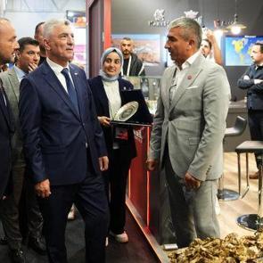 Ticaret Bakanı Bolat'tan EXPO 2026'ya ziyaret