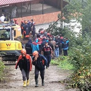 Trabzon'da heyelan: Bir kişi hayatını kaybetti