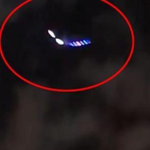 UFO mu, u&ccedil;ak mı? İran'da g&ouml;ky&uuml;z&uuml;nde ilgin&ccedil; g&ouml;r&uuml;nt&uuml;ler